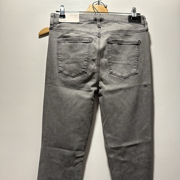 American Eagle High Rise Distressed Jegging - Picture 4 of 8